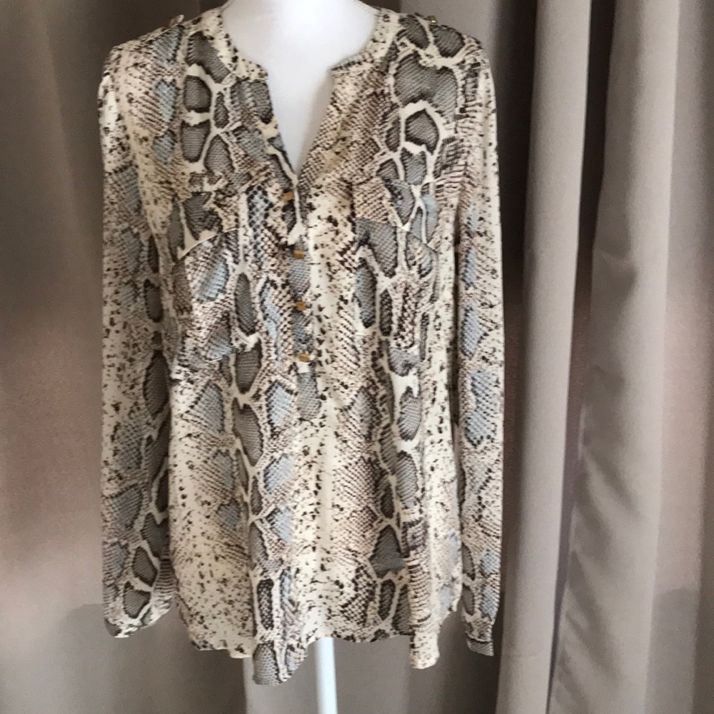 NWT Daniel Rainn Snake print Top.